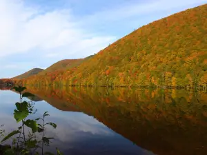 Lake-O-Law Provincial Park