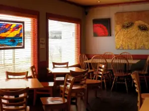 Creek Village Gallery & Cafe
