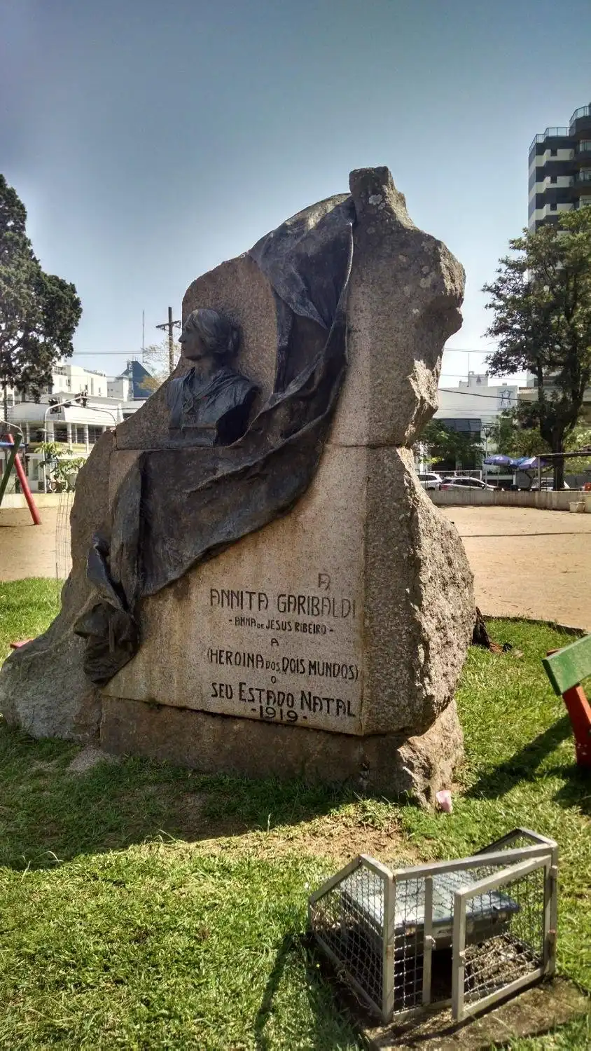 Hotel in zona Monumento Anita Garibaldi