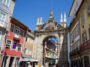Arco da Porta Nova