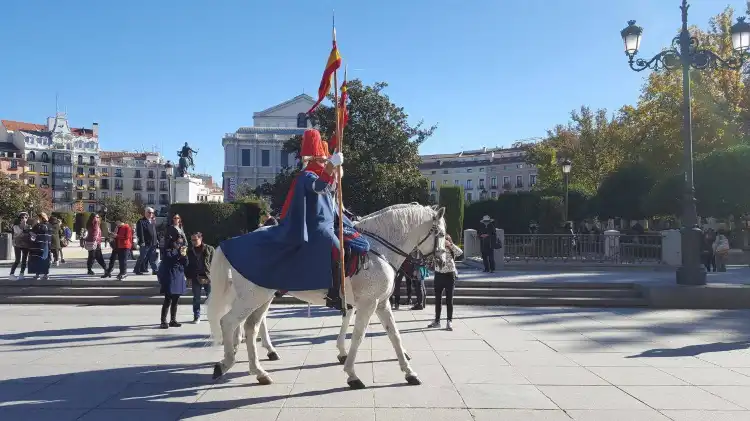 Các khách sạn gần Wake Up Madrid