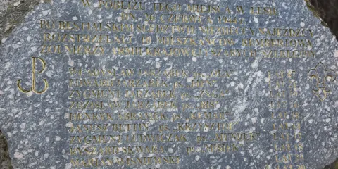 Pomnik pamięci rozstrzelanych w rembertowskim lesie