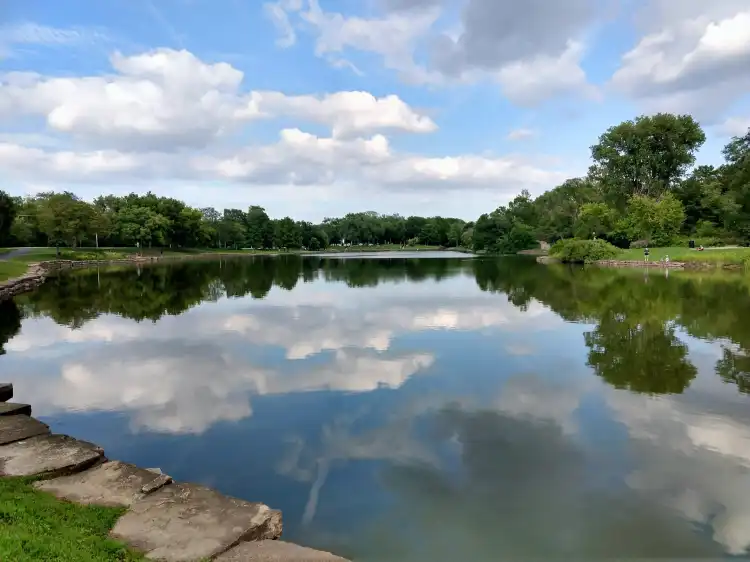 Hotels in Downers Grove