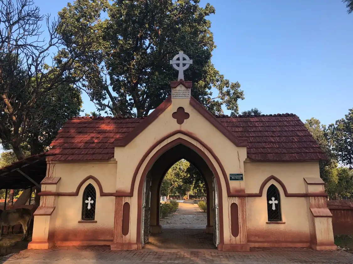 Hotels near Jhansi Cantonment Cemetery