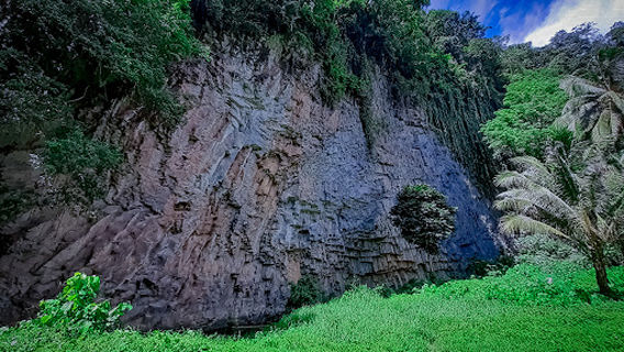 Kilo Tiga Rock Climb