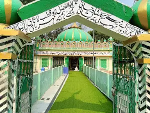 Shahjaani Shah Dargah And Mosque