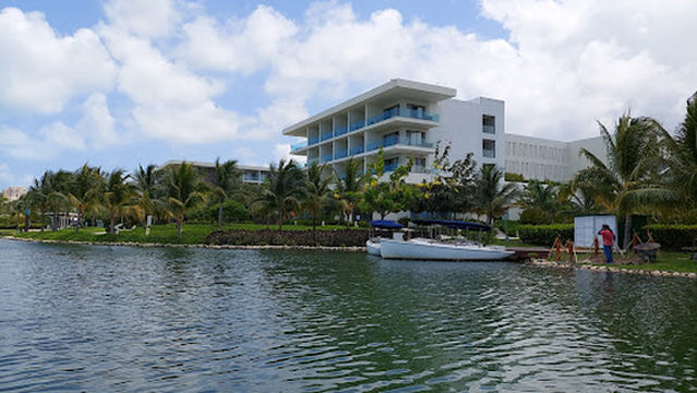 Grand Paladium Main Pool