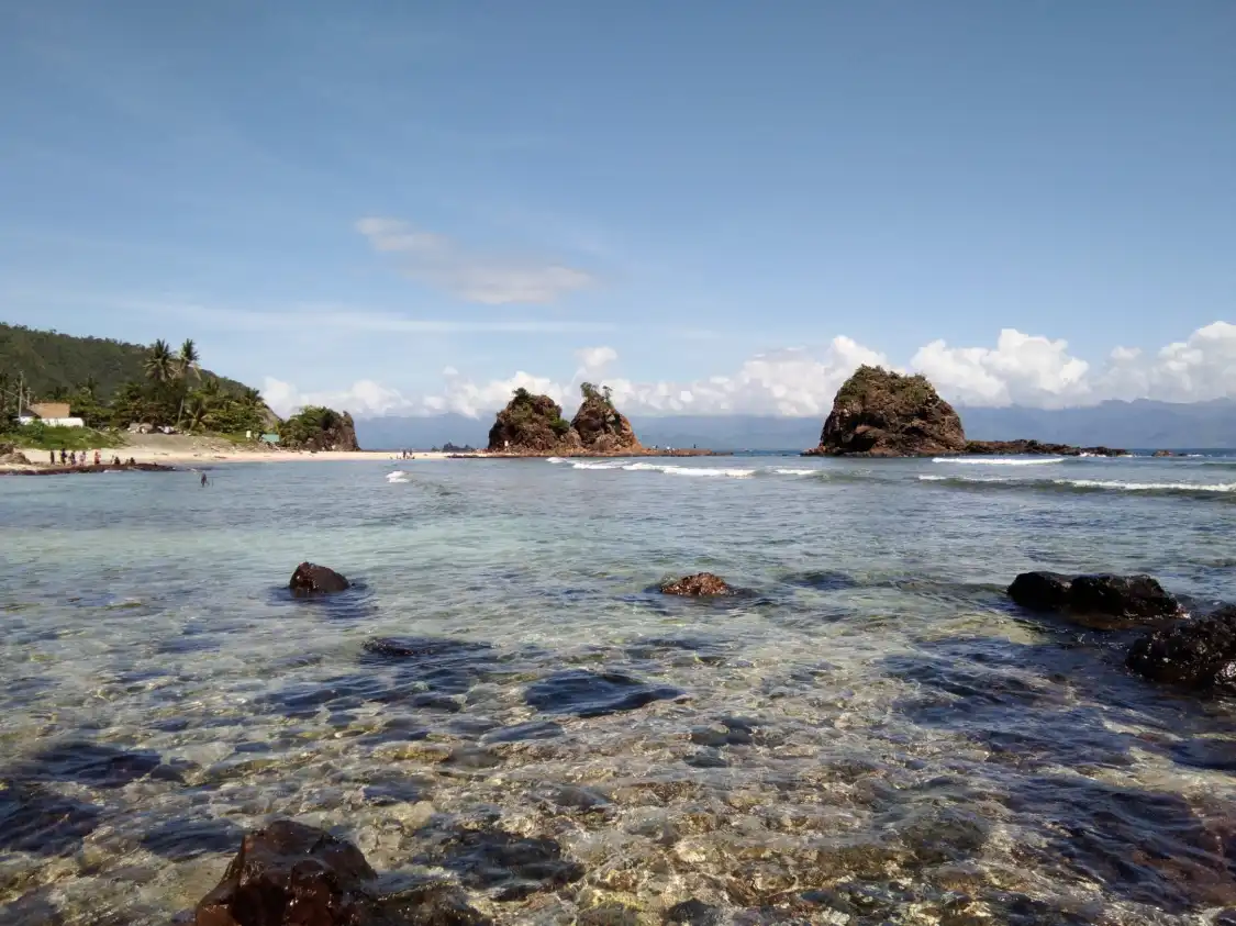 Hotels near Aniao Islet