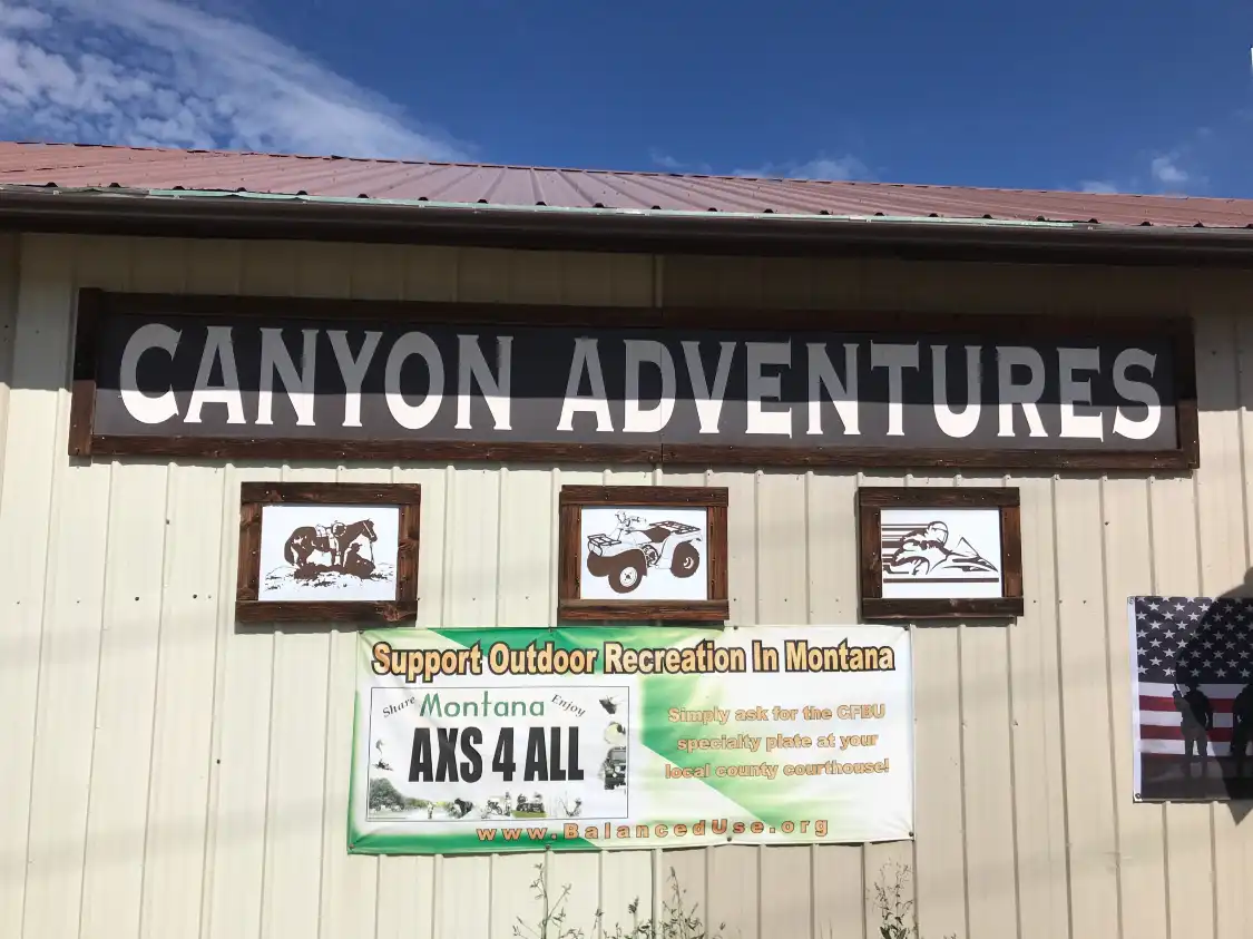 Canyon Adventures附近的飯店