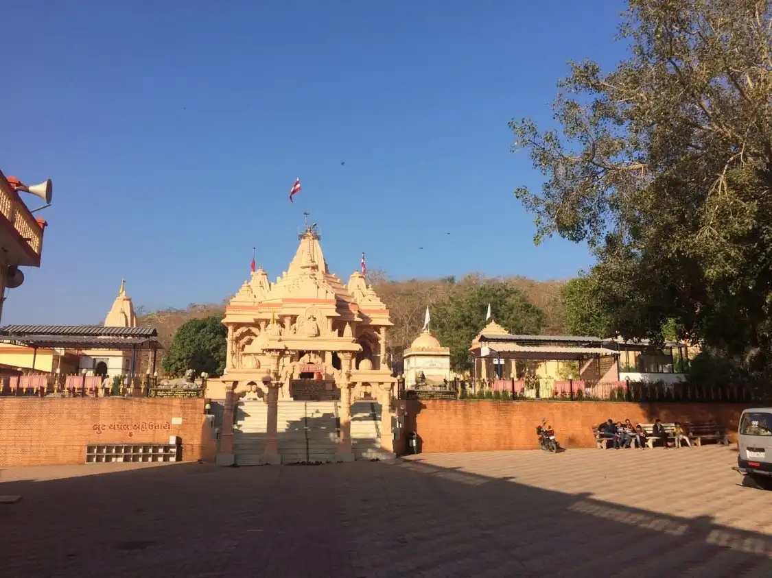 Hotels near Tulsi Shyam Springs