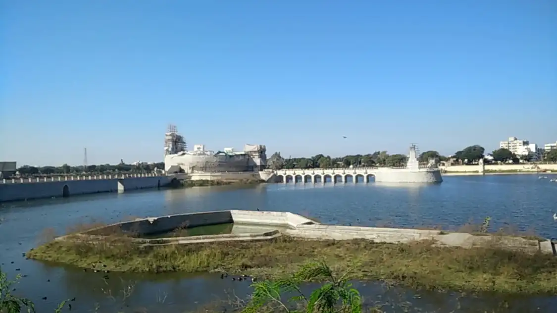 Hotels near Lakhota Talav