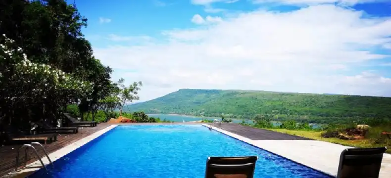 โรงแรมในอำเภอ สีคิ้ว