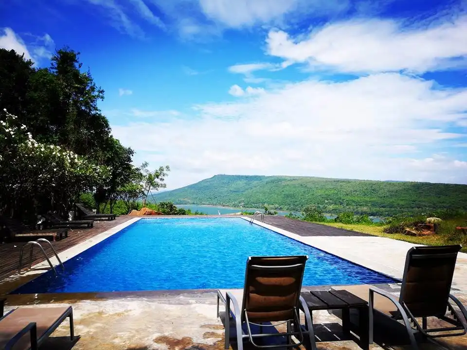 Hotels near Muang Porn Garden