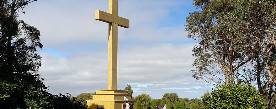 Mount Macedon Memorial Cross