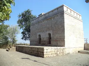 Manikgad Fort
