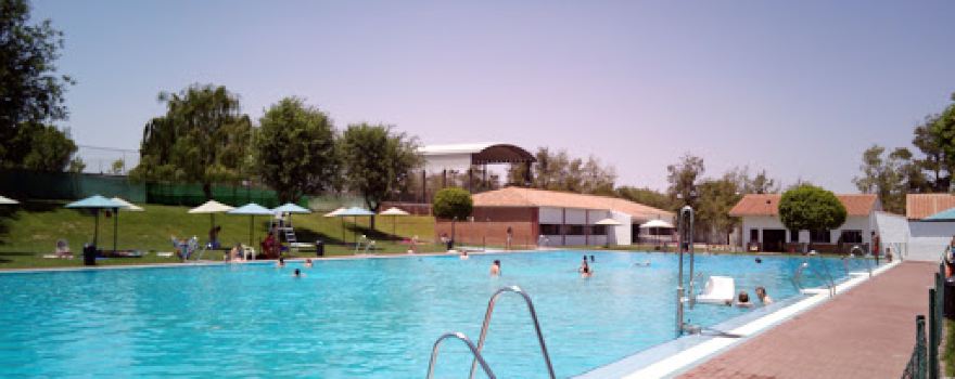 Piscina Municipal De Azuaga