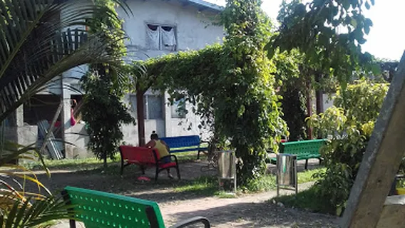 Parque frente a la Escuela Changuinola