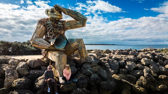 Giants of Mandurah (Santi Ikto)