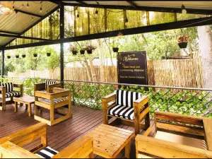 Ndalo Hotel and Conferencing, eManzana
