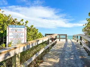 Pelican Beach Park