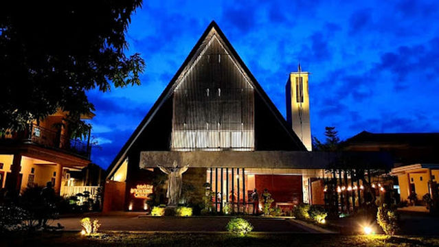 Christ the King Catholic Church, Genteng