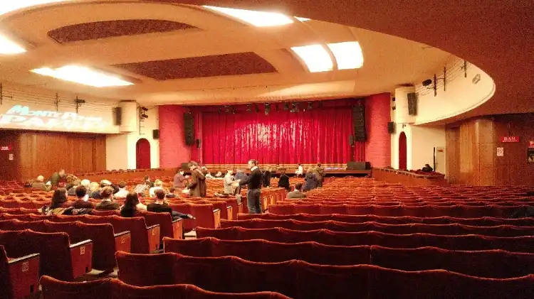 Hotel dekat Teatro Nuovo