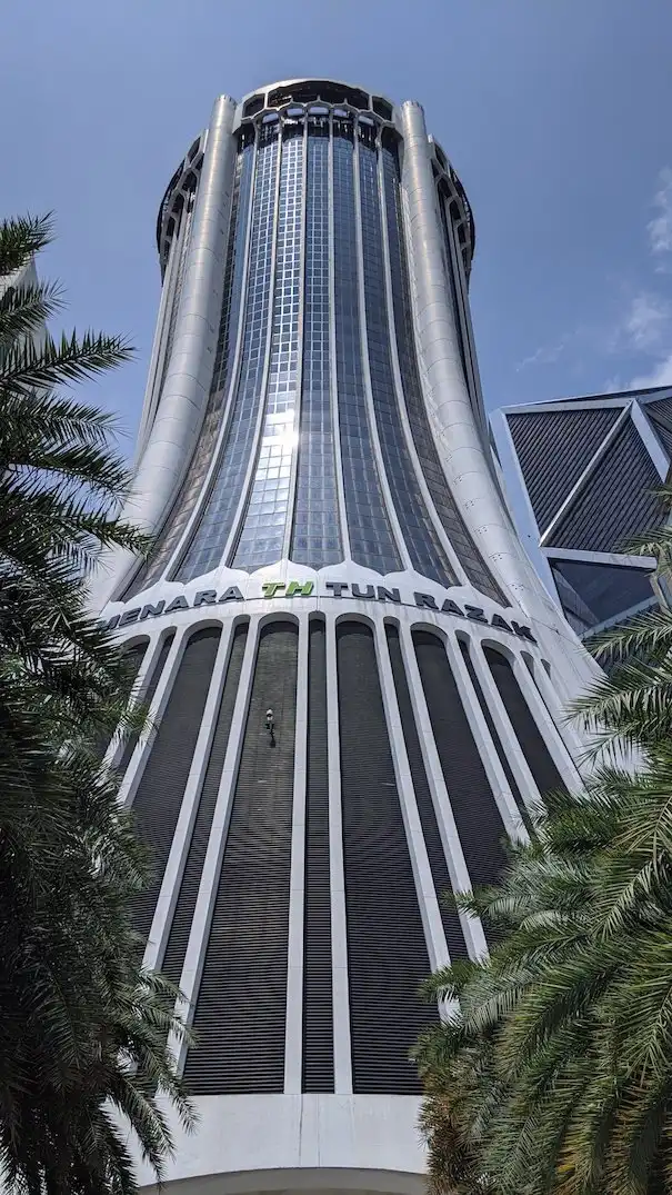 Hotels near LUTH Building