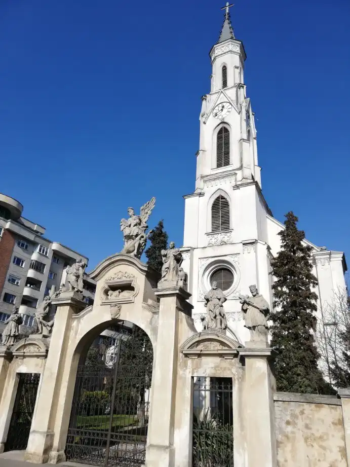 Hotels near Saints Peter and Paul Church