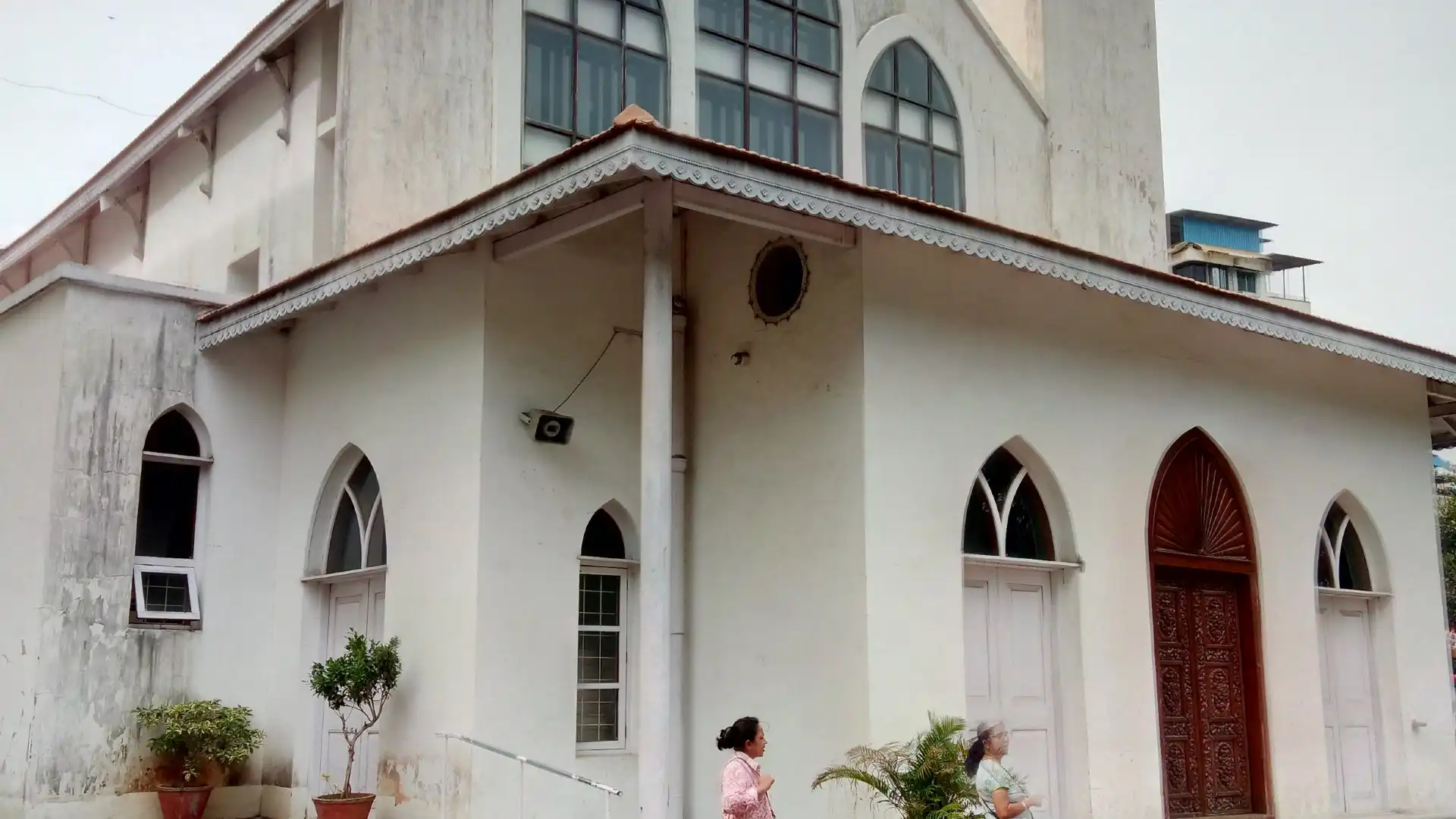 Hotels near St. John the Baptist Church, Thane