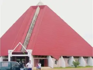 Eglise Catholique De Saint-Hilaire