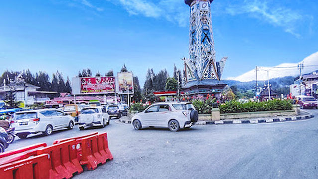 Monument Historique Berastagi