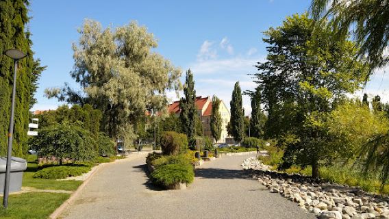 Valkeisenlammen puisto