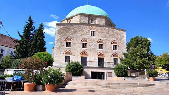 Mosque of Pasha Qasim