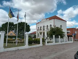 Lauryno Stuokos-Gucevičiaus aikštė