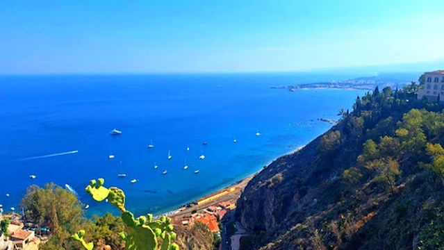 Spiaggia libera Mazzeo