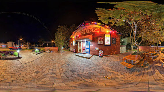 Huskisson Pictures