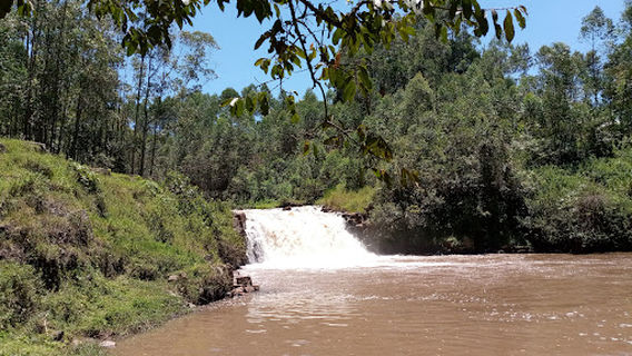 Nyakwana / Cliff Ombachi Falls