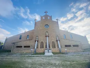 Gereja Katolik Hati Kudus Yesus Laktutus