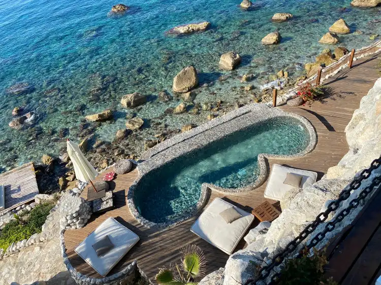 Hotels near Institute of Nautical Archaeology
