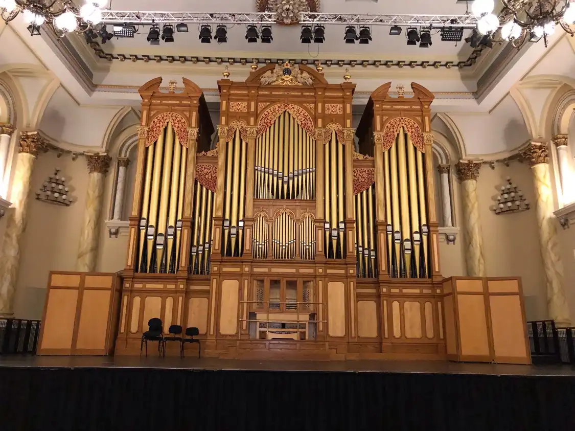 Hotels near Adelaide Town Hall