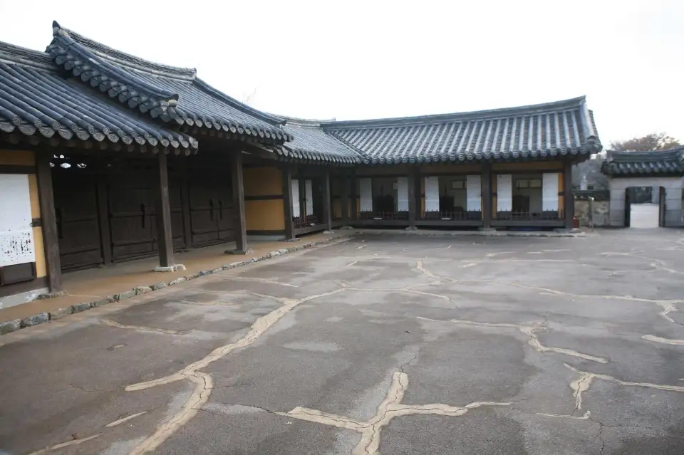 3_Hwadojin Park