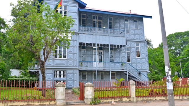 Casa de Ferro (The Iron House)