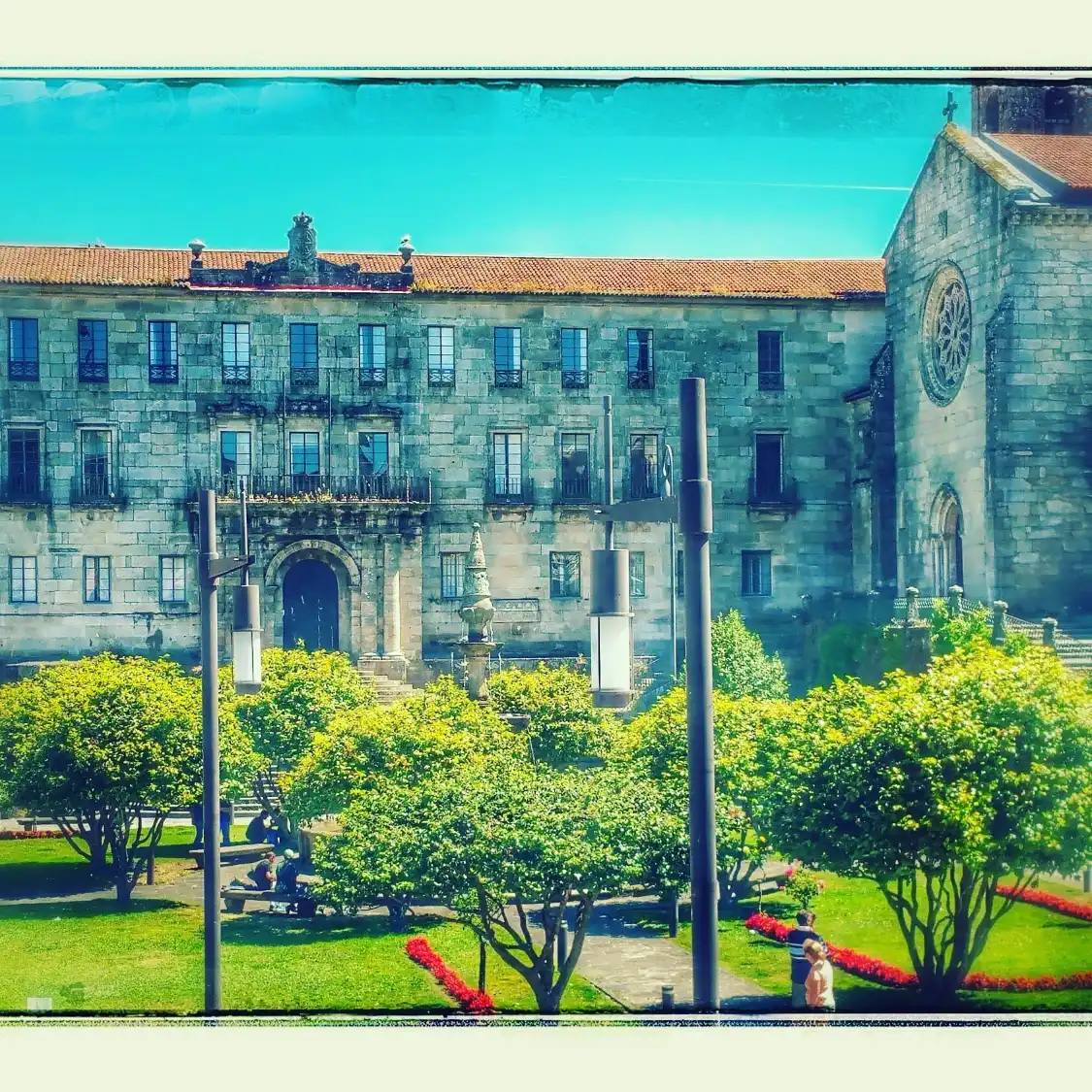 Отели рядом с достопримечательностью «Casco antiguo de Pontevedra»