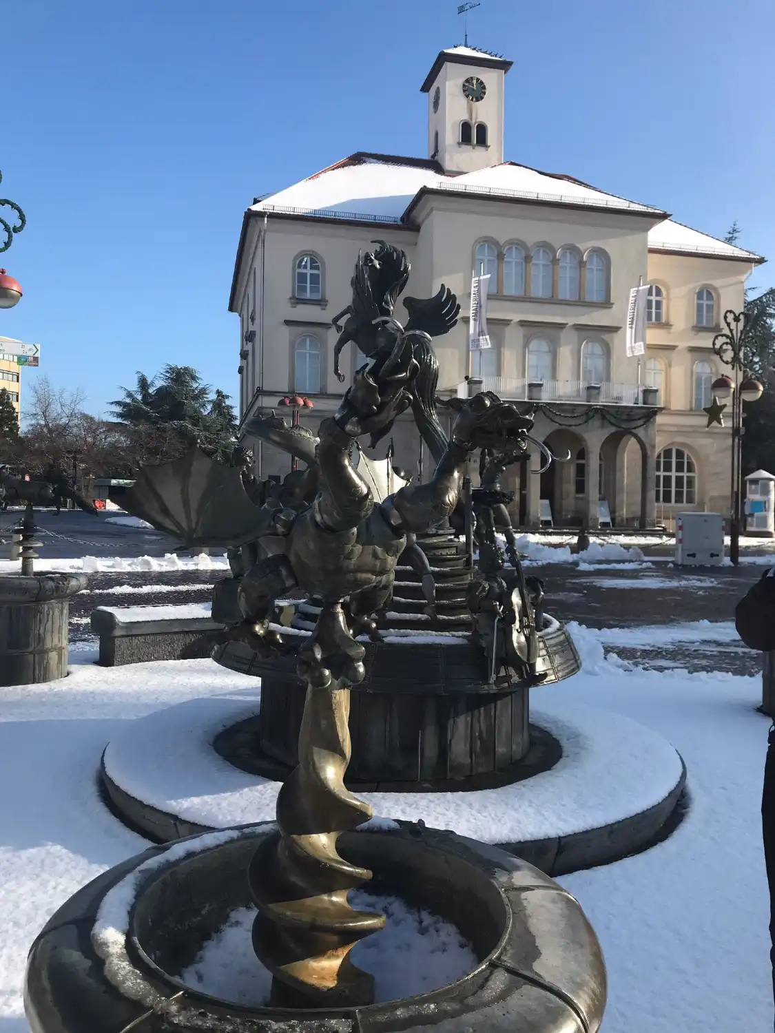 Hotels near Friendship Fountain