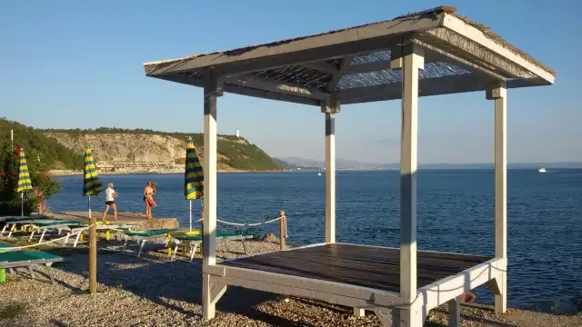 beach Caravella