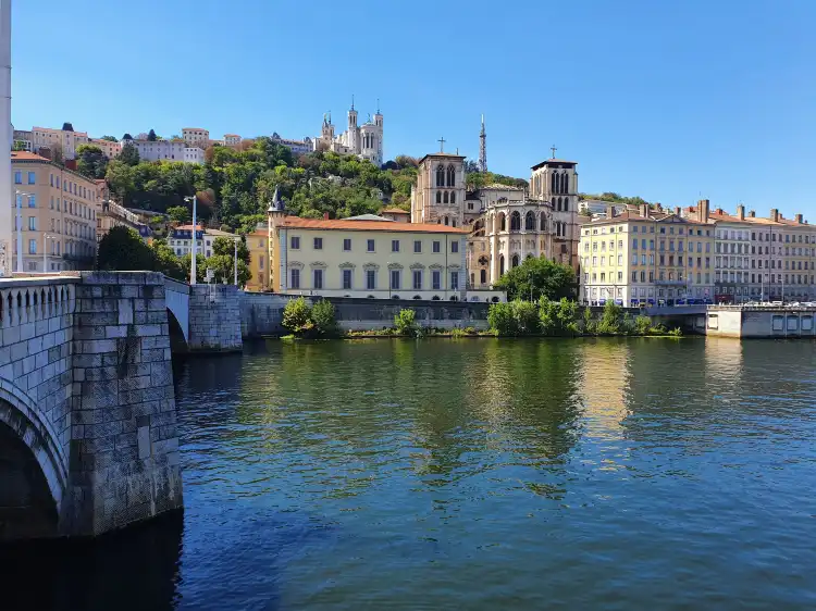 Hotels in der Nähe von Bonaparte Bridge