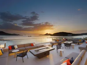 The Lobby Lounge / Toba Hotel International