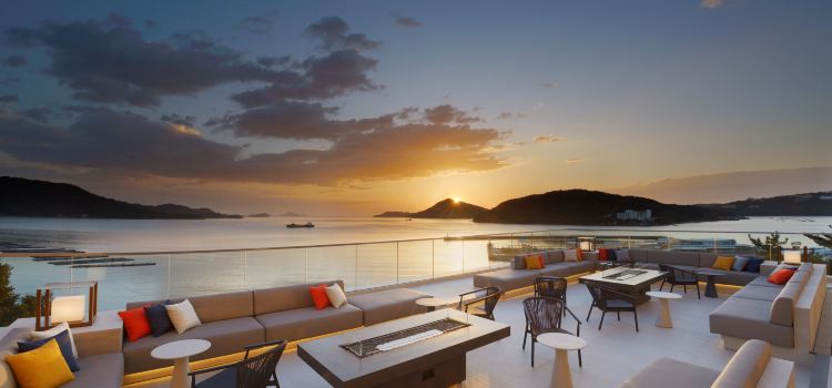 The Lobby Lounge / Toba Hotel International