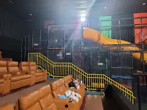 B&B Theatres Tulsa Starworld 20