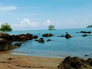 Wisata pantai bembang bukit Telaga Tujuh